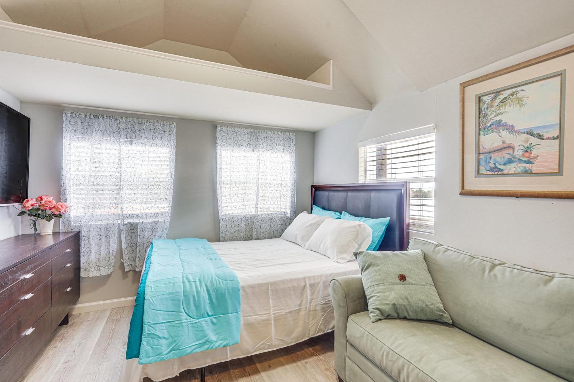 Lakefront Panama City Studio With Hot Tub Access Exterior photo