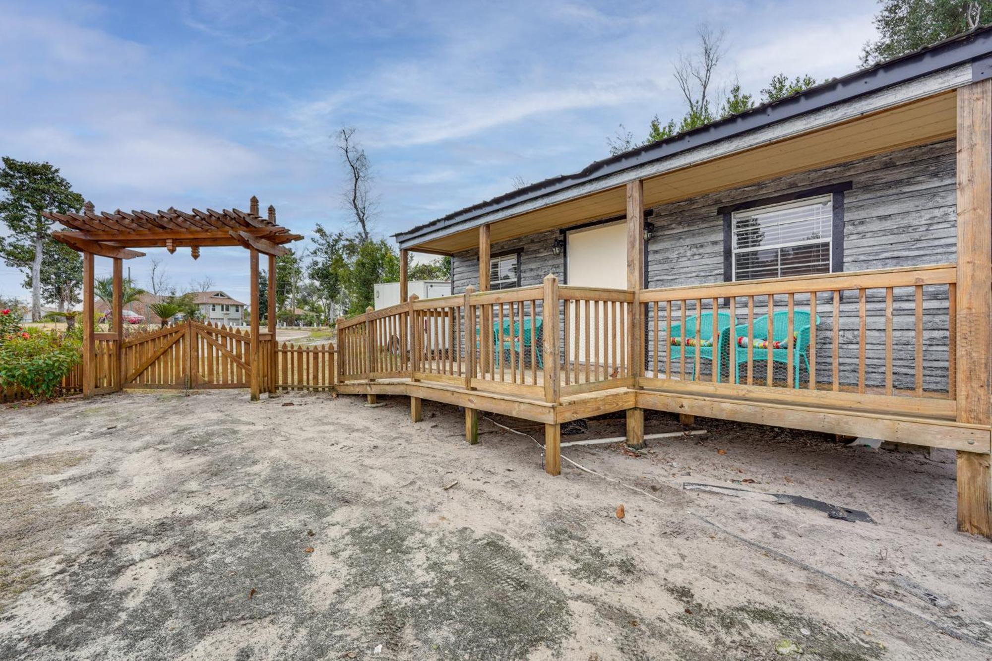 Lakefront Panama City Studio With Hot Tub Access Exterior photo