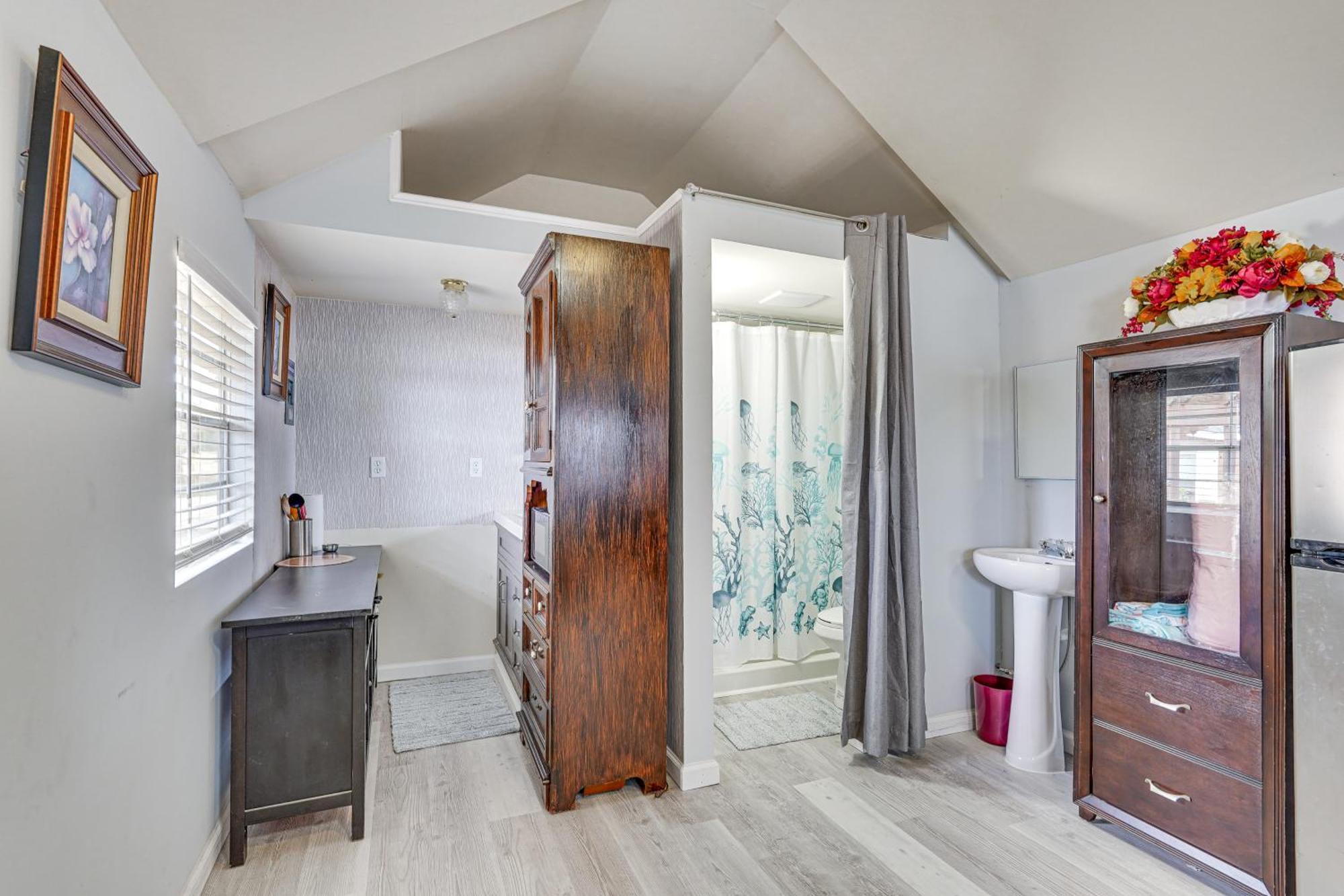 Lakefront Panama City Studio With Hot Tub Access Exterior photo